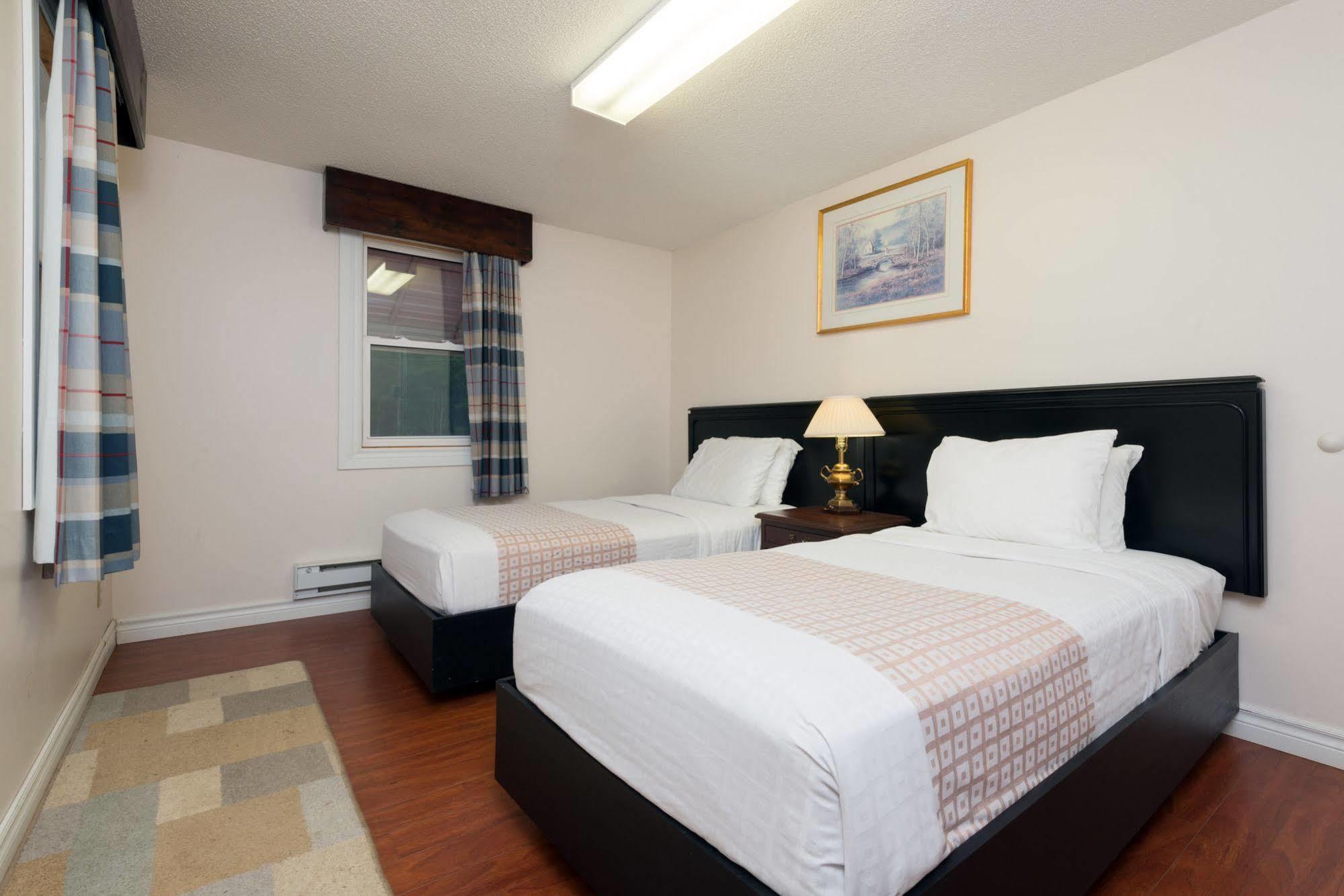 Leelas Villa Inn Flesherton Bagian luar foto